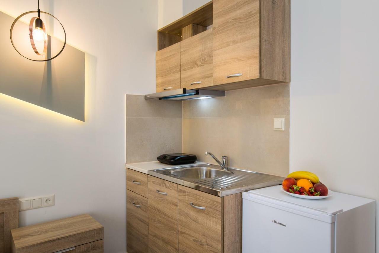 Studios & Apartments Elisabeta يميناريا المظهر الخارجي الصورة