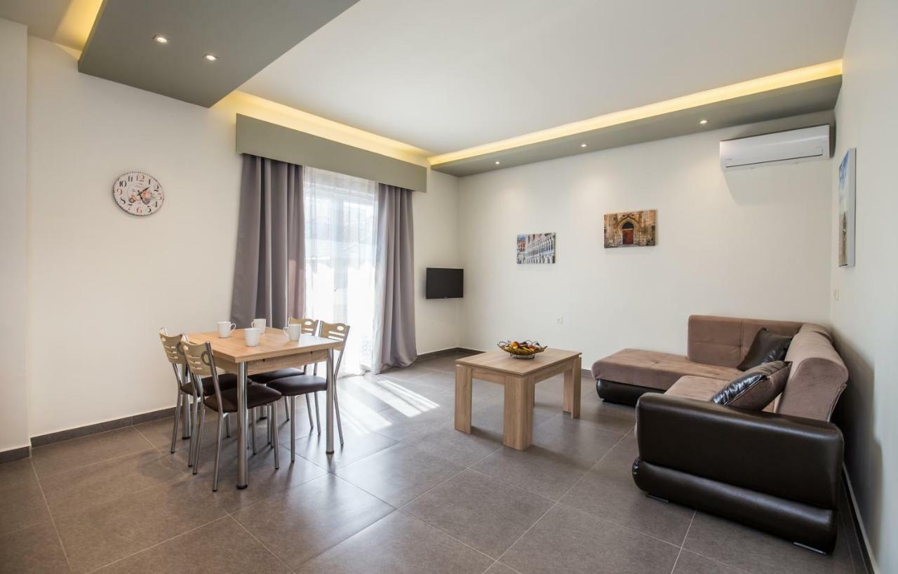 Studios & Apartments Elisabeta يميناريا المظهر الخارجي الصورة