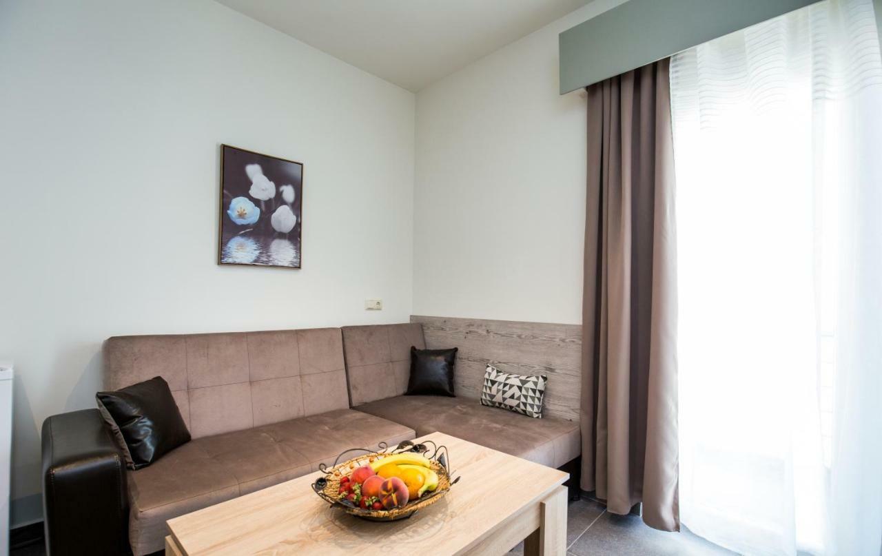 Studios & Apartments Elisabeta يميناريا المظهر الخارجي الصورة