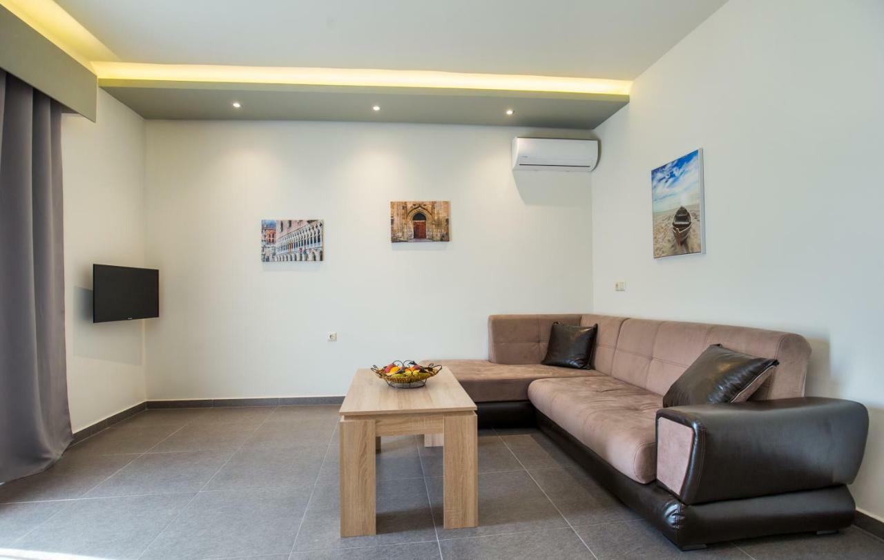 Studios & Apartments Elisabeta يميناريا المظهر الخارجي الصورة