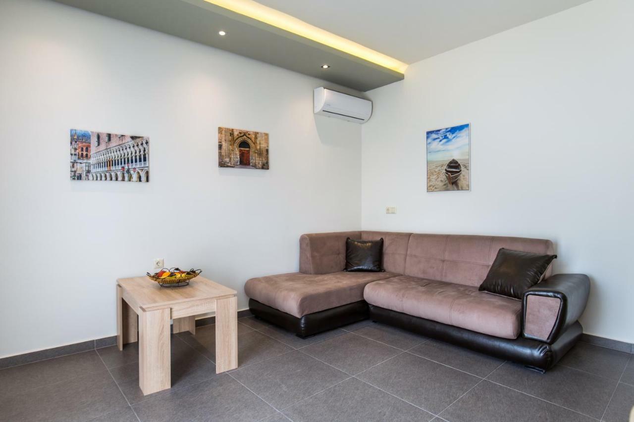 Studios & Apartments Elisabeta يميناريا المظهر الخارجي الصورة