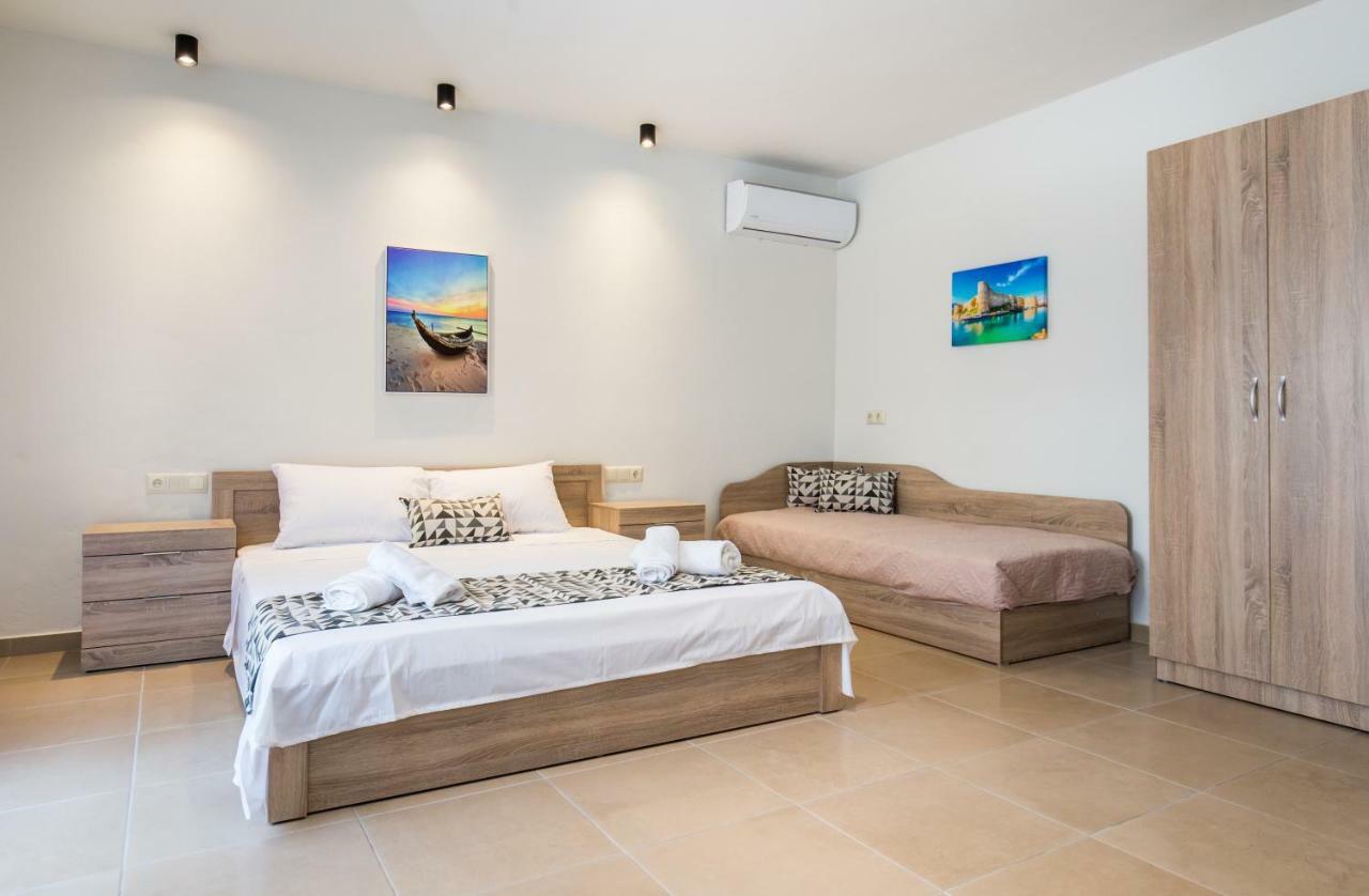 Studios & Apartments Elisabeta يميناريا المظهر الخارجي الصورة